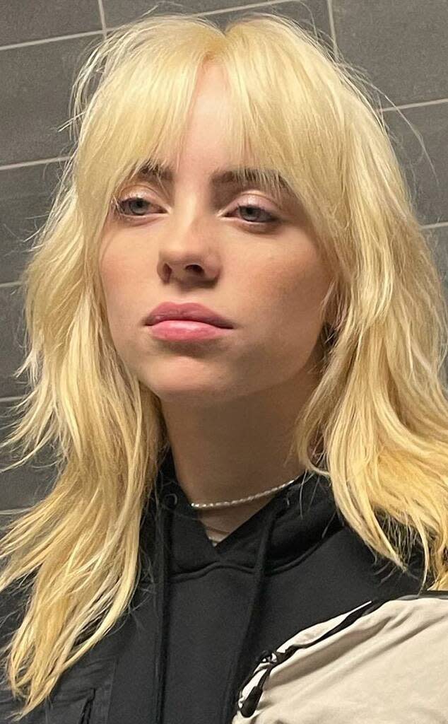 Chat with Billie Eilish AI - Free AI celebrity character on NeuroZ